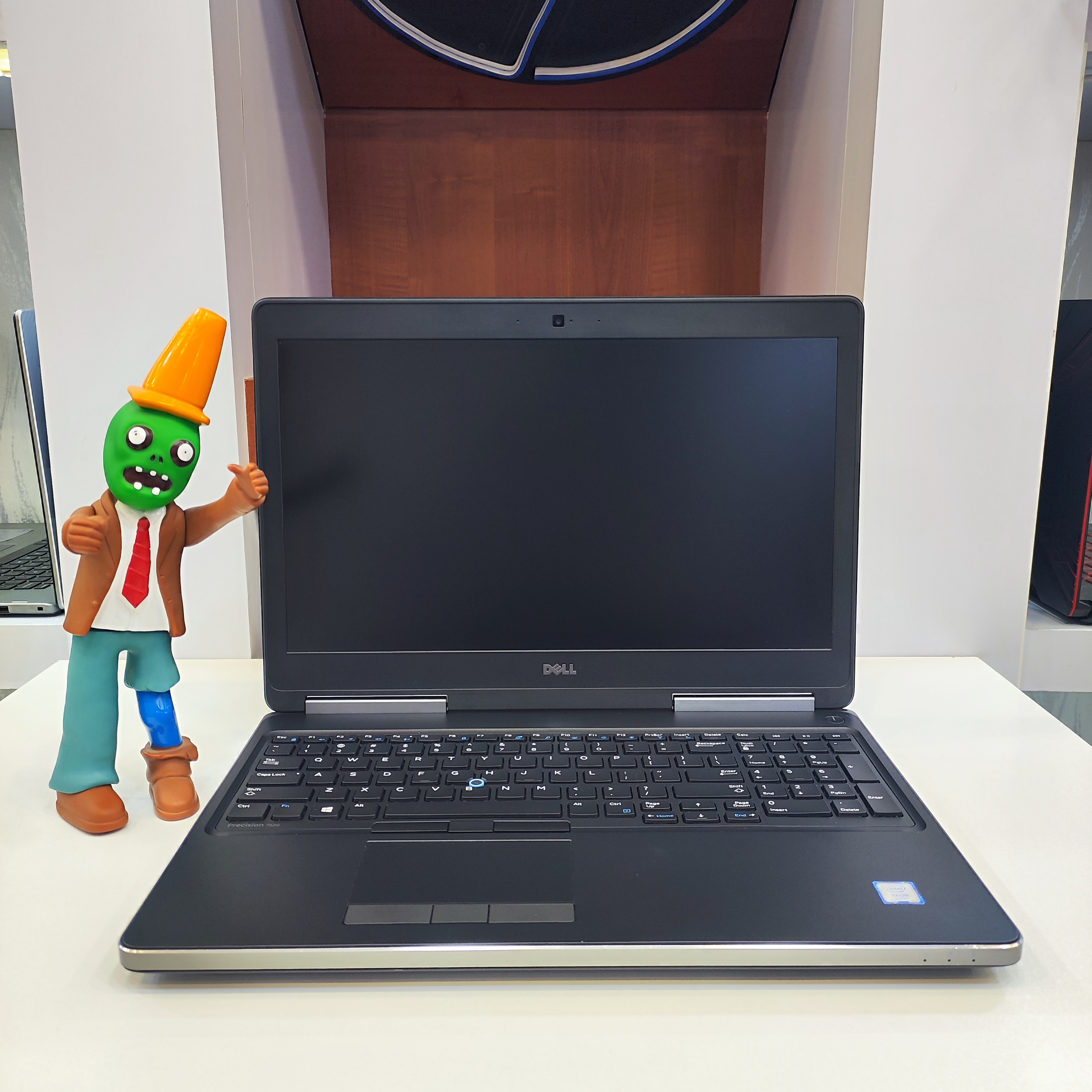 لپ تاپ ورک استیشن Dell Precision | Xeon E3-1545M | RAM 16GB | SSD 256GB | 15.6 Inch