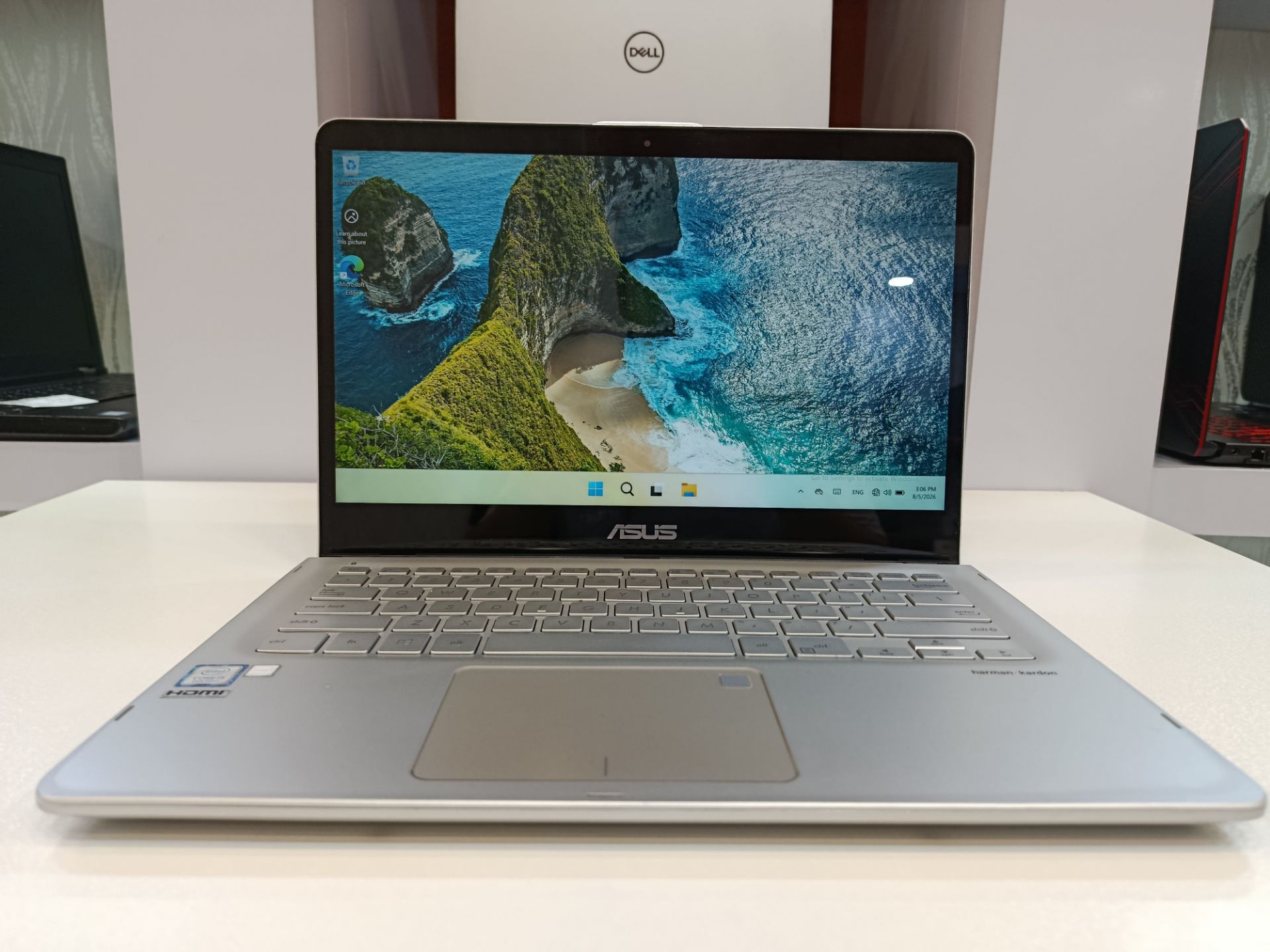 لپ تاپ ASUS Q405UA | Core i5-8250U | RAM 8GB | SSD 256GB | 14 Inch FHD