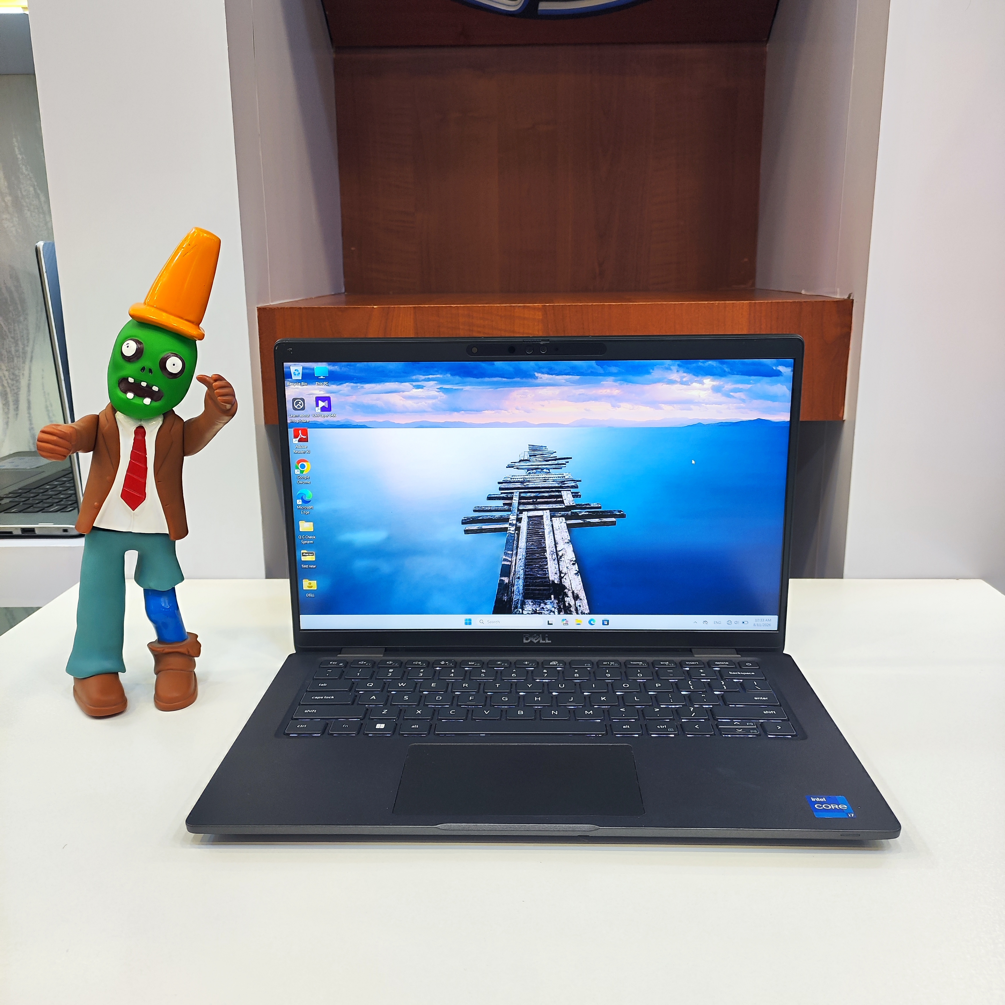لپ تاپ لمسی Dell Latitude 7430 | Core i7-1265U | RAM 32GB | SSD 256GB | Intel Iris Xe | 14 Inch