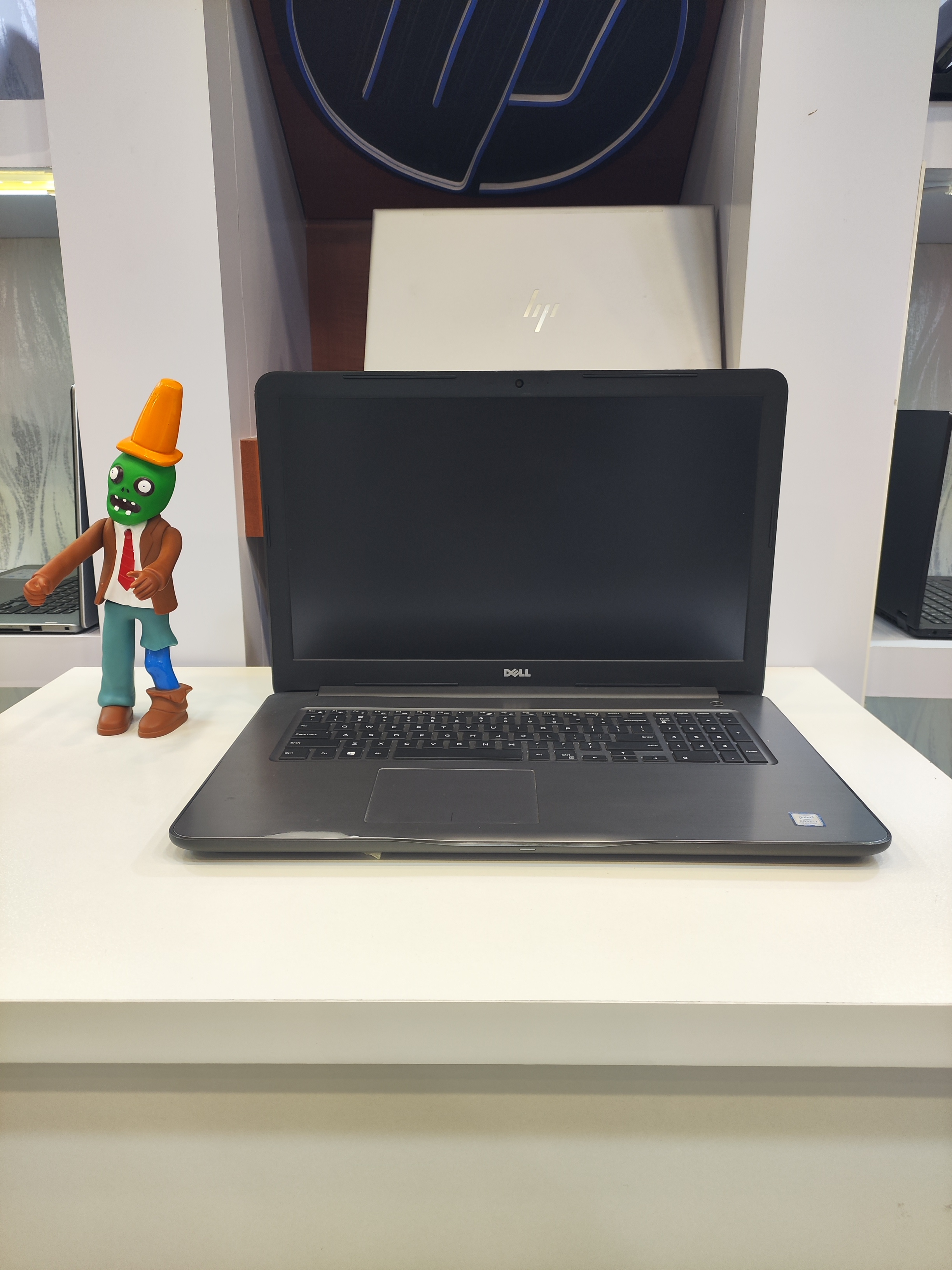 لپ تاپ Dell Inspiron 5767 | Core i7-7500U | RAM 8GB | SSD 256GB | AMD R7 440 4GB