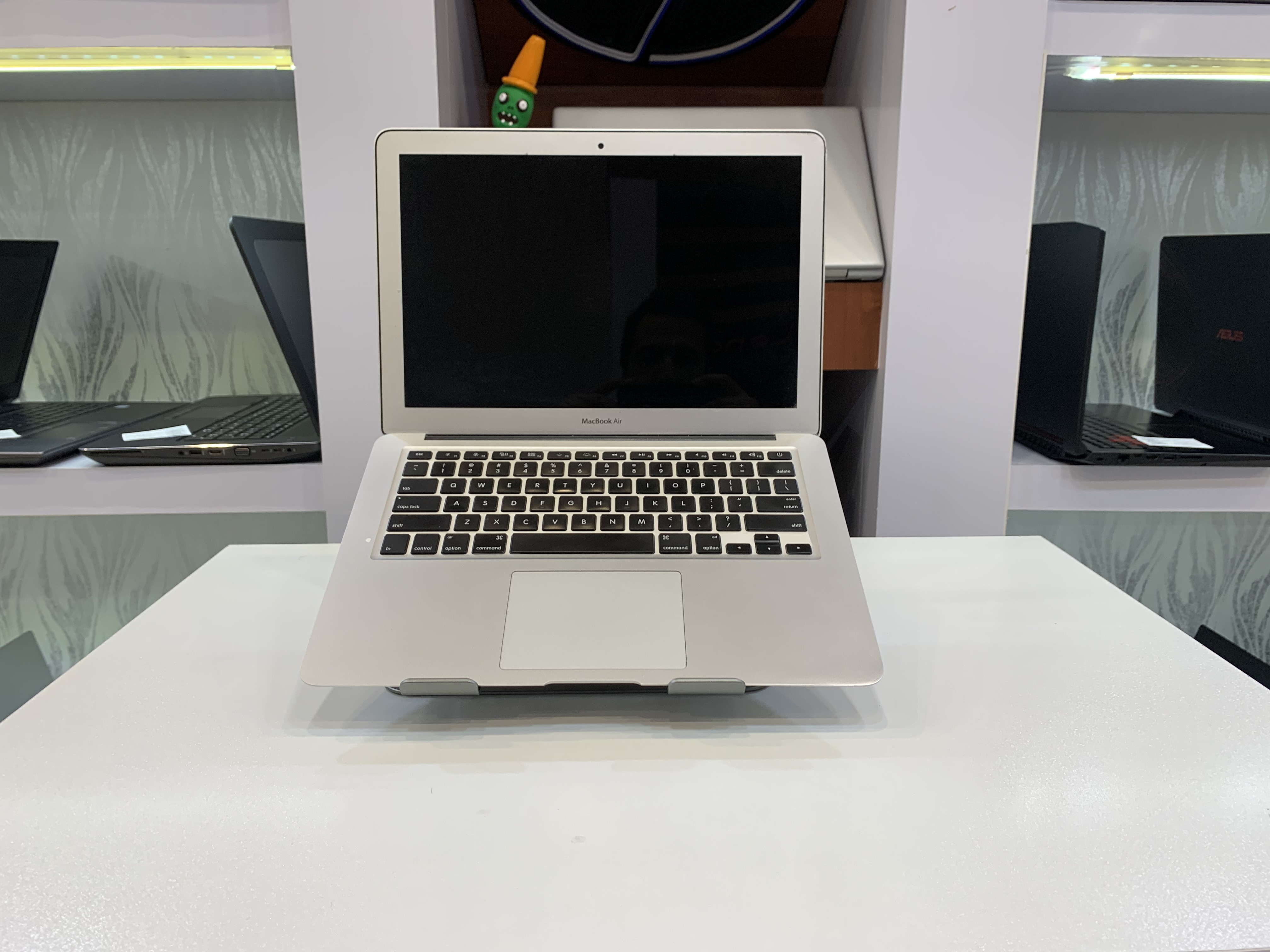 مک بوک Apple MacBook Air A1466 | Core i5 | RAM 8GB | SSD 256GB | 13.3 Inch
